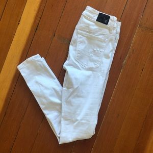 White skinny jeans